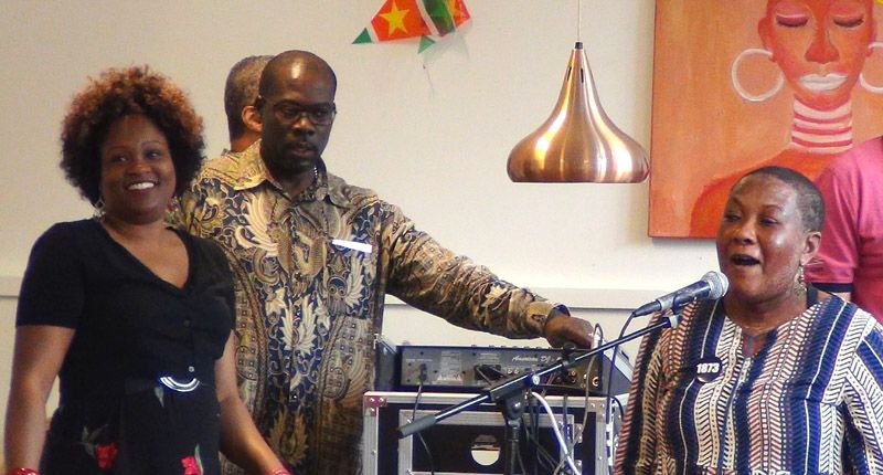 Sranantongo dictee Rotterdam 2016, organisatie Stichting Between The Lines